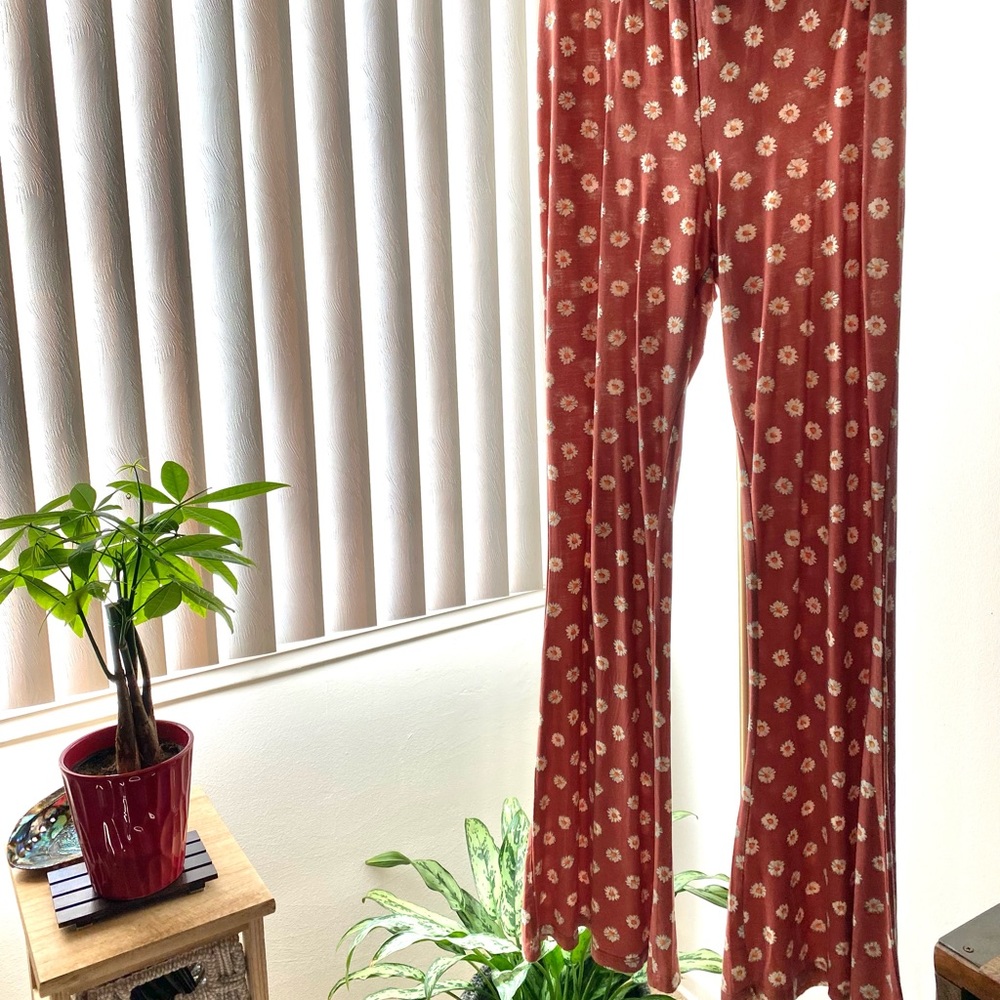 NWT O’Neill daisy print pants 🌼